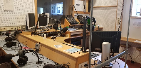 Das Studio der W&uuml;sten Welle kurz vor dem Start des Interviews. Foto: DORNAHOF
