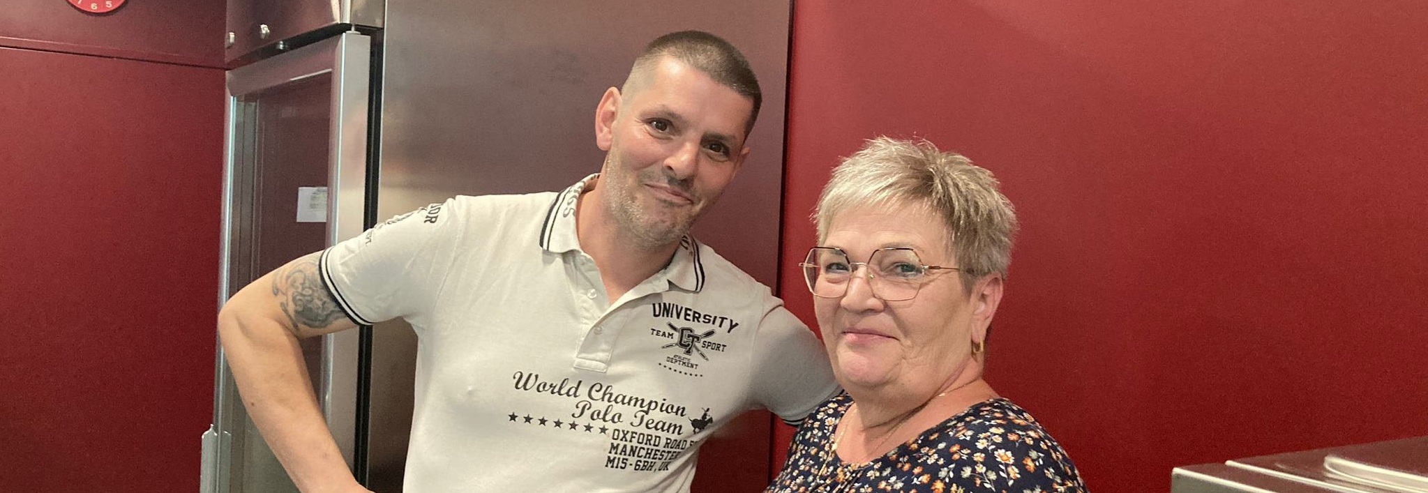 Ralf Niehaus und Mensaleiterin Heidi Peter