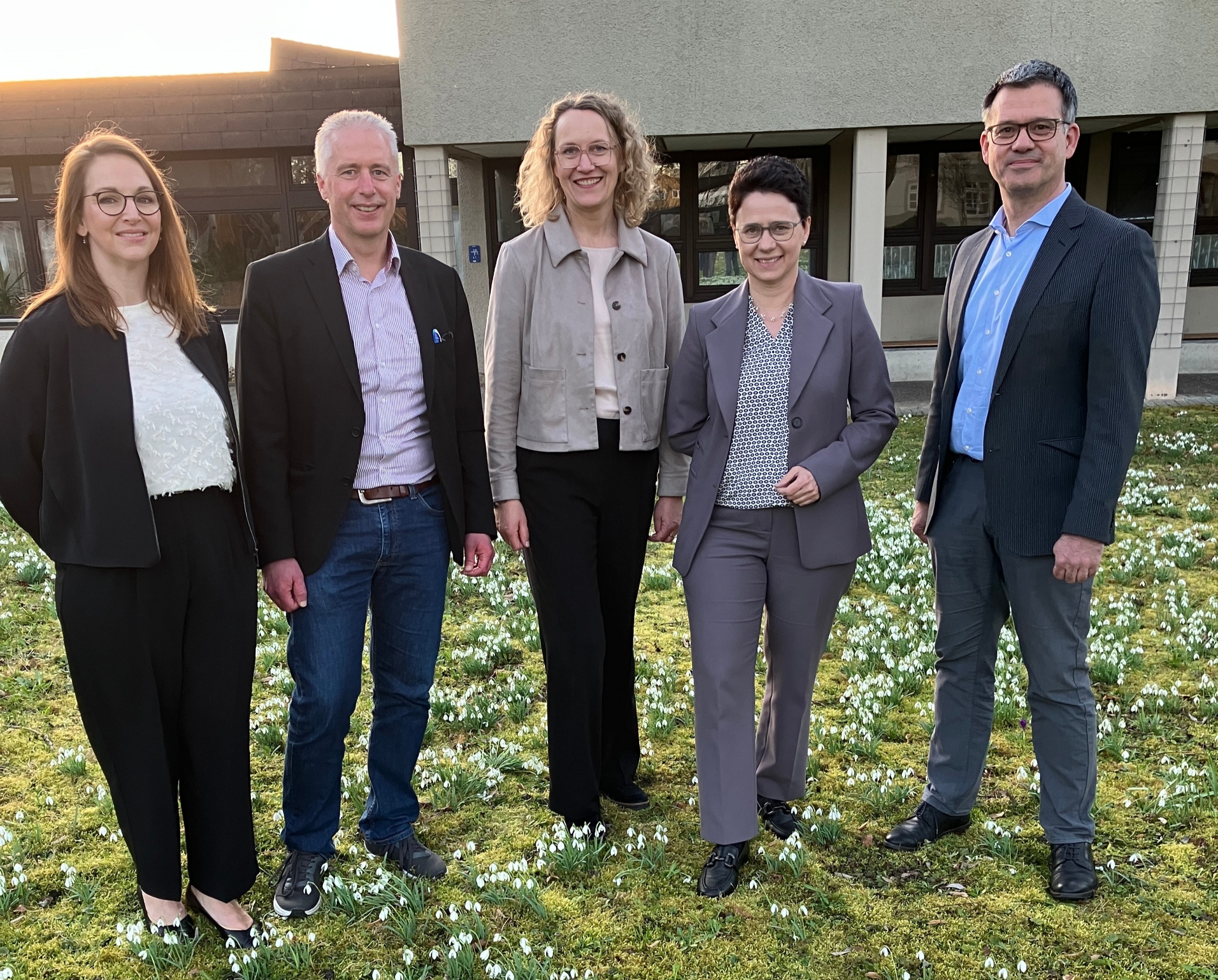 Auf dem Foto v.l.n.r.: Kerstin Schmid, Gemeinderätin und stellvertretende Vorsitzende der CDU Ravensburg; DORNAHOF Vorstand Volker Braun, Landtagskandidatin der CDU für den Wahlkreis Ravensburg, Antje Rommelspacher, Baden-Württembergs Justizministerin Marion Gentges, MdL; DORNAHOF Leiter Verwaltung und Personalwesen, Bernd Wolsky.