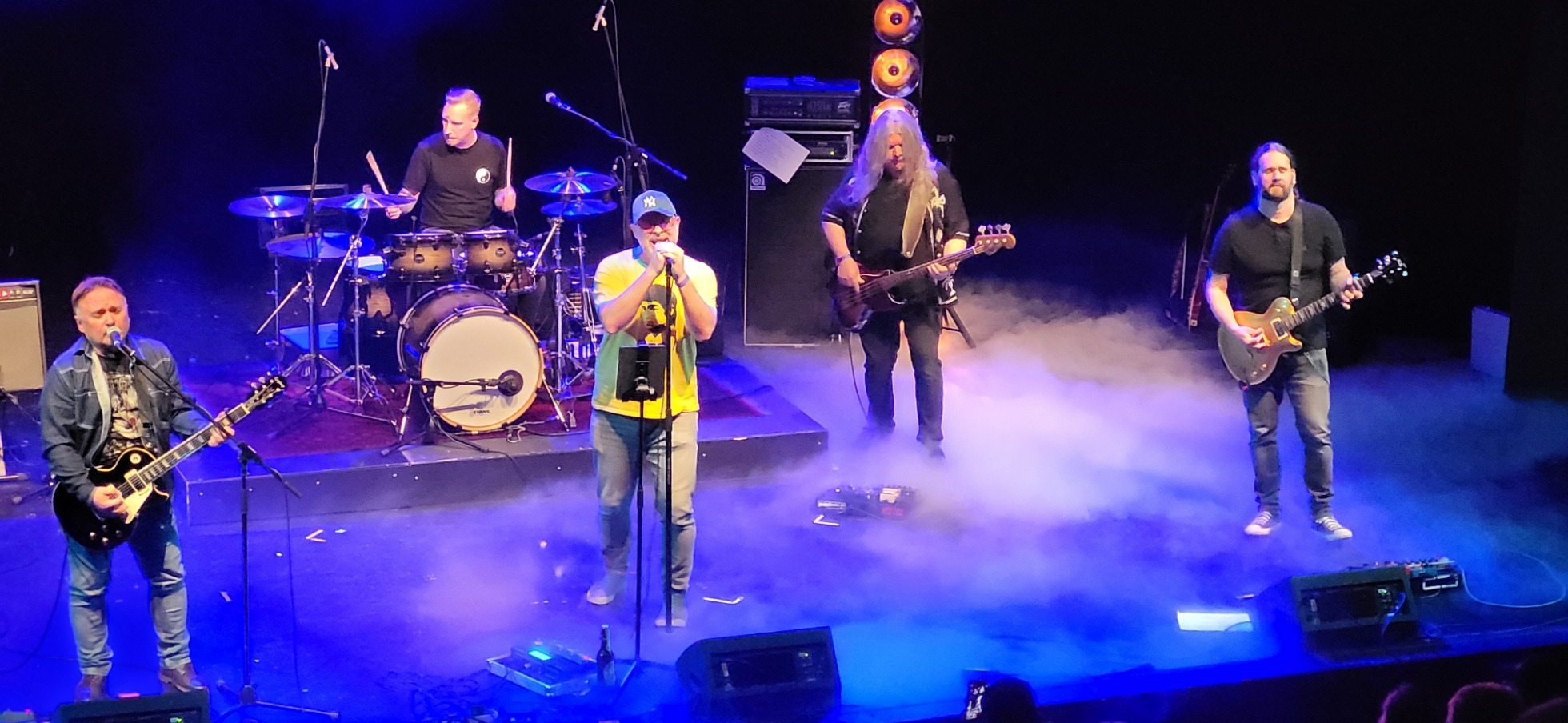 Die LTT-Band Stereobox steht auf der Bühne